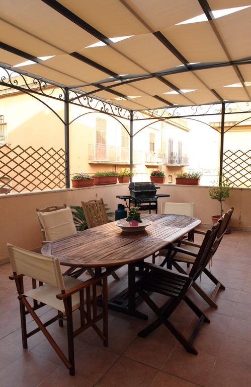 B&B La Terrazza Sul Porto Trapani Exterior foto