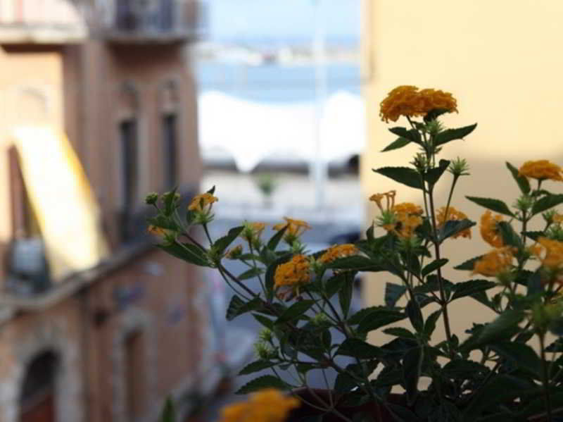 B&B La Terrazza Sul Porto Trapani Exterior foto